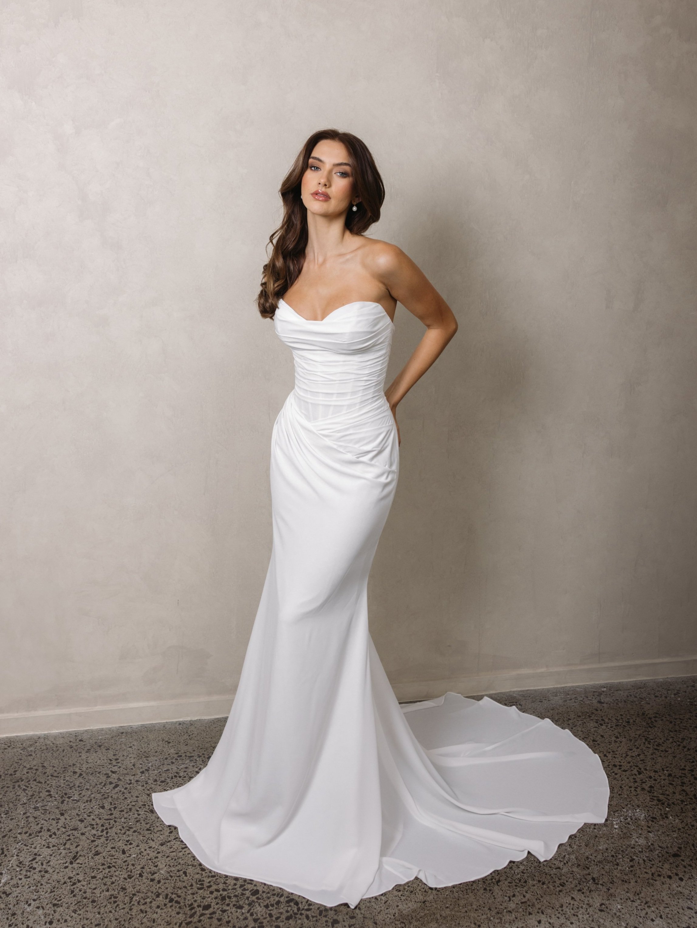 trish-peng-ari-corset-basque-waist-fitted-sleek-chic-wedding-dress